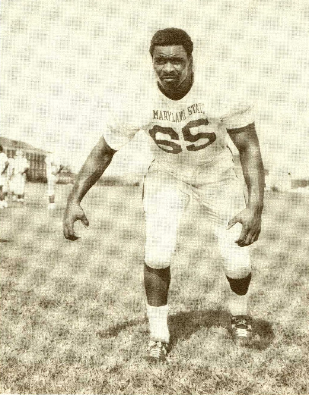Hawks Mourn Passing of Football Great Gerald Irons